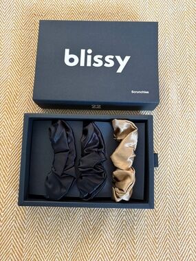 Blissy 100% Mulberry Silk Scrunchies Set (3) – Black & Champagne